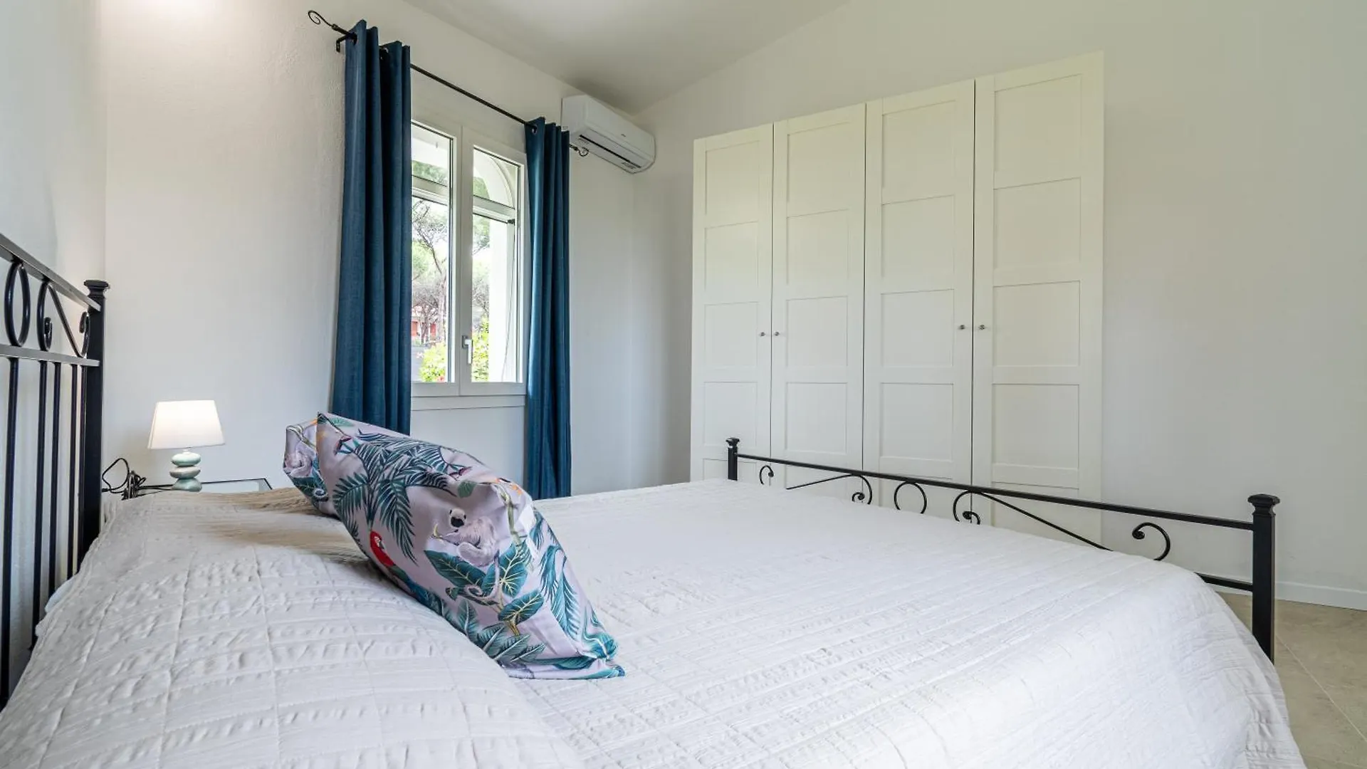Villa Beachfront Marina Santa Margherita di Pula