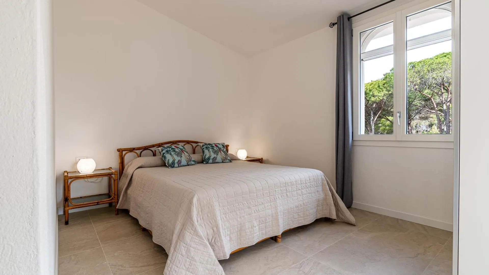 Villa Beachfront Marina Santa Margherita di Pula 0*,  Italia