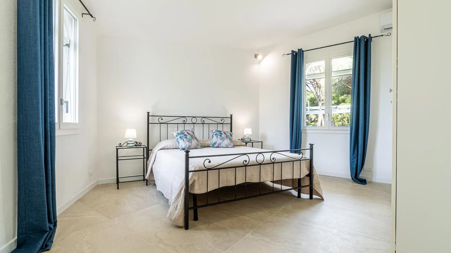 Villa Beachfront Marina Santa Margherita di Pula 0*,