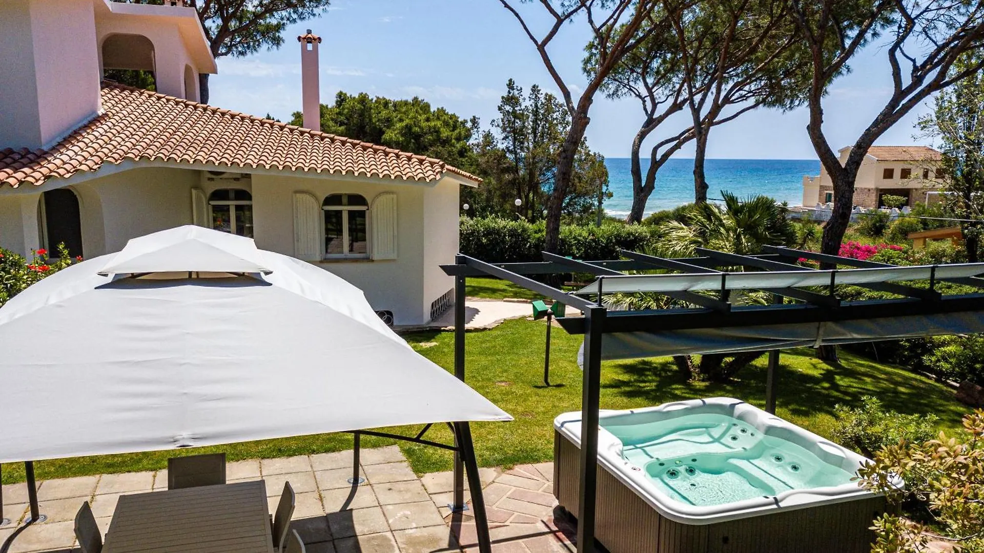 Villa Beachfront Marina Santa Margherita di Pula