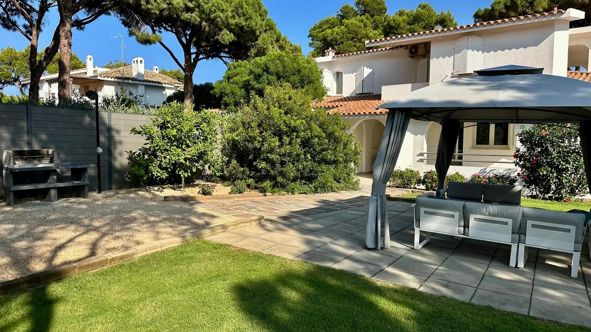 Villa Beachfront Marina Santa Margherita di Pula