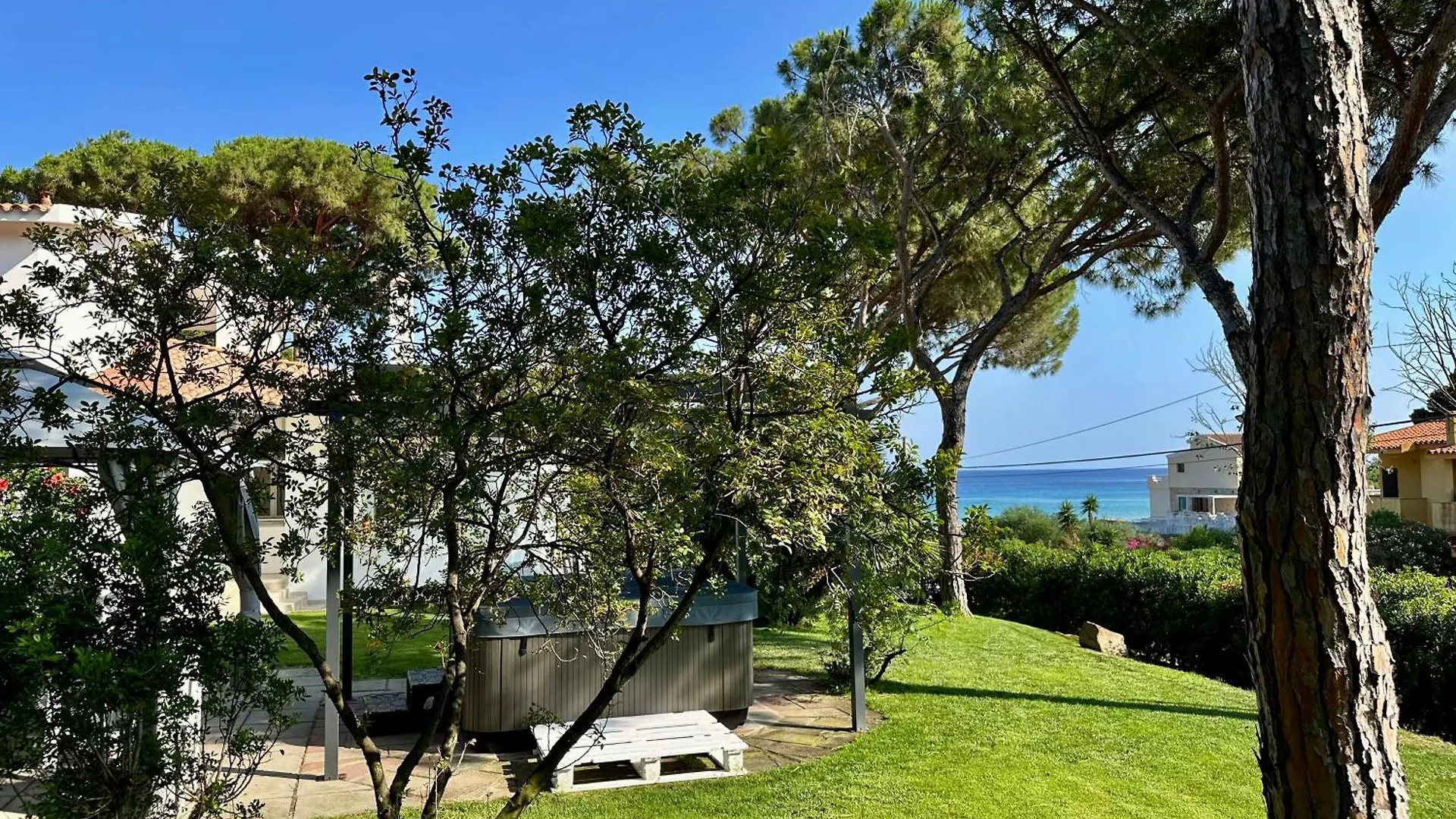 Villa Beachfront Marina Santa Margherita di Pula Italia