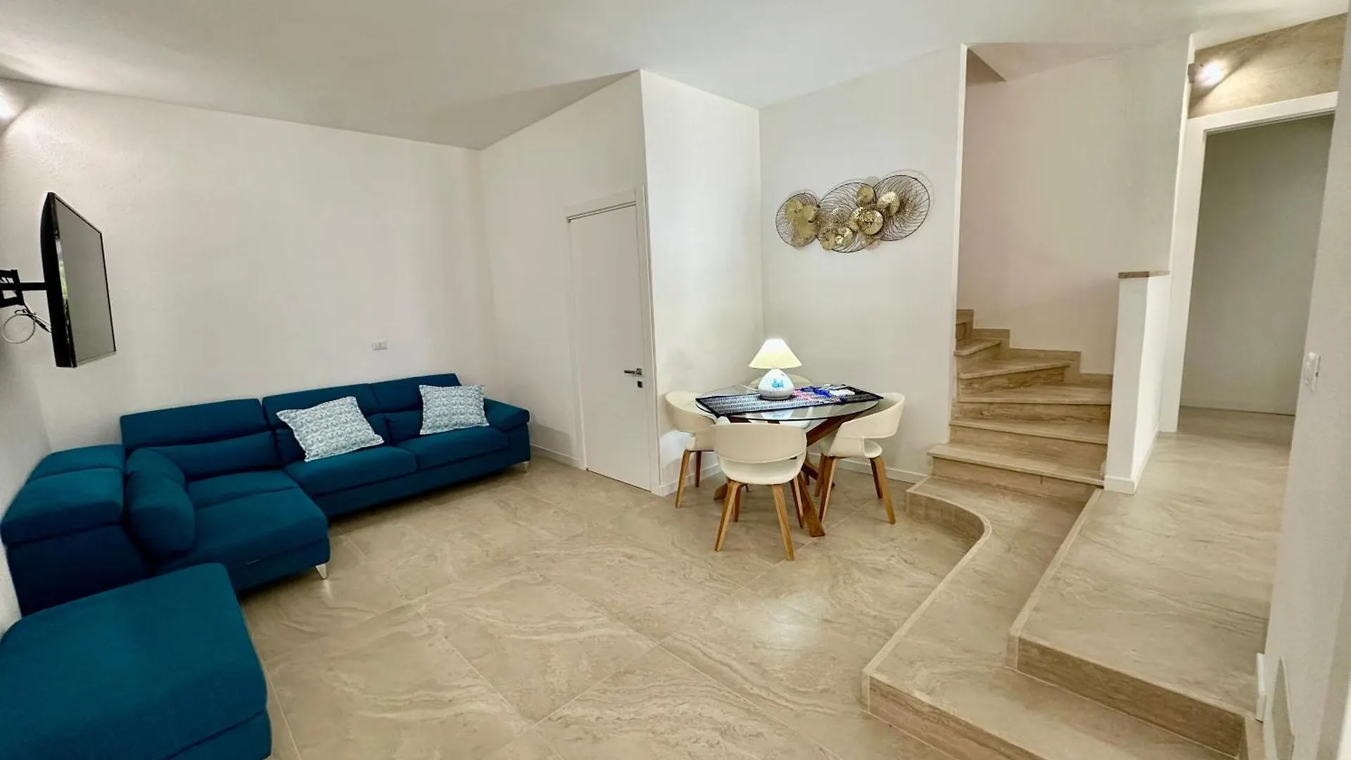 Villa Beachfront Marina Santa Margherita di Pula 0*,  Italia